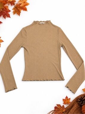 Lightweight Ribbed Mock Neck Long-Sleeve Top in Camel